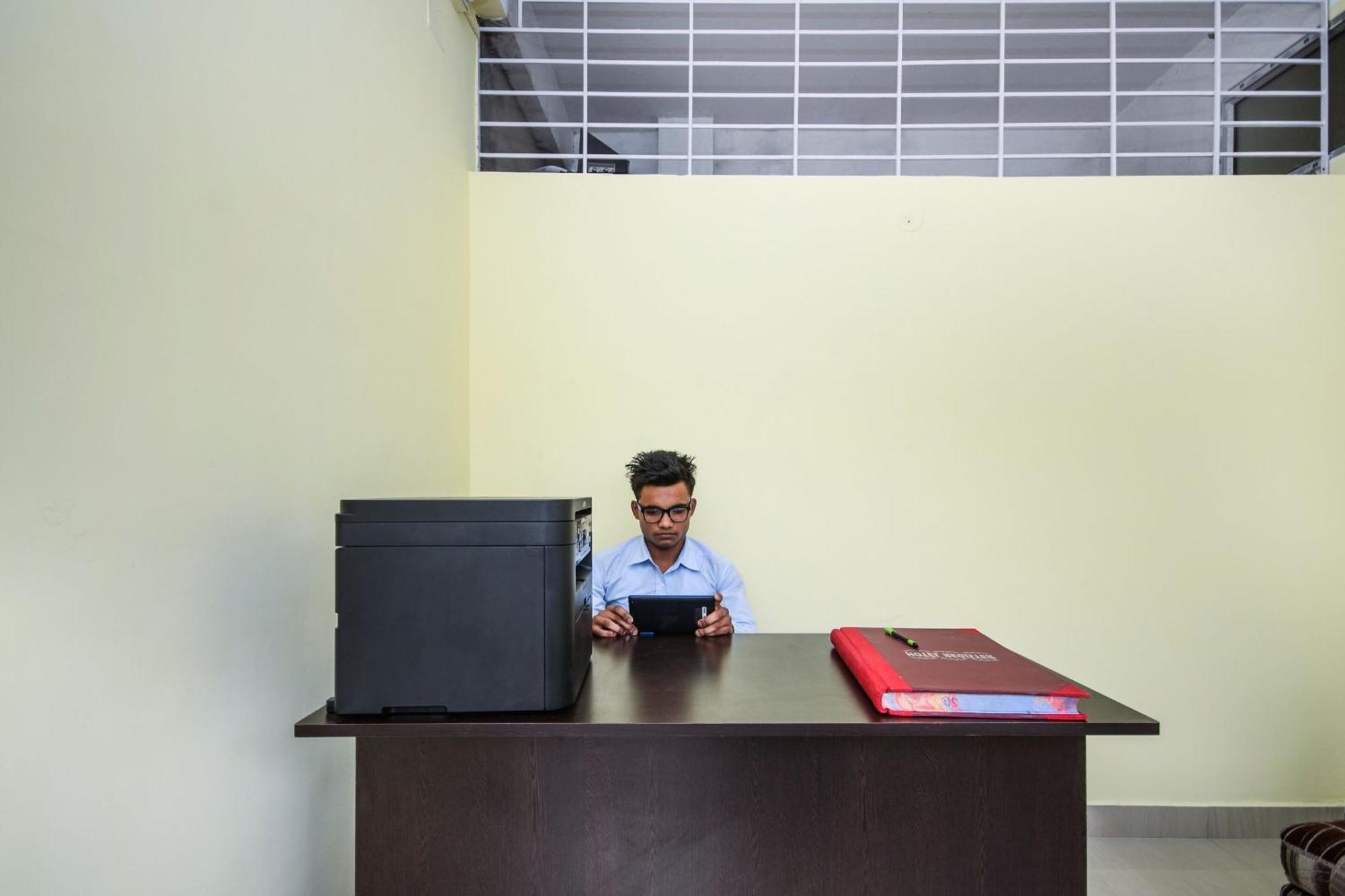 Dispur Hotel O Bimal Residency מראה חיצוני תמונה