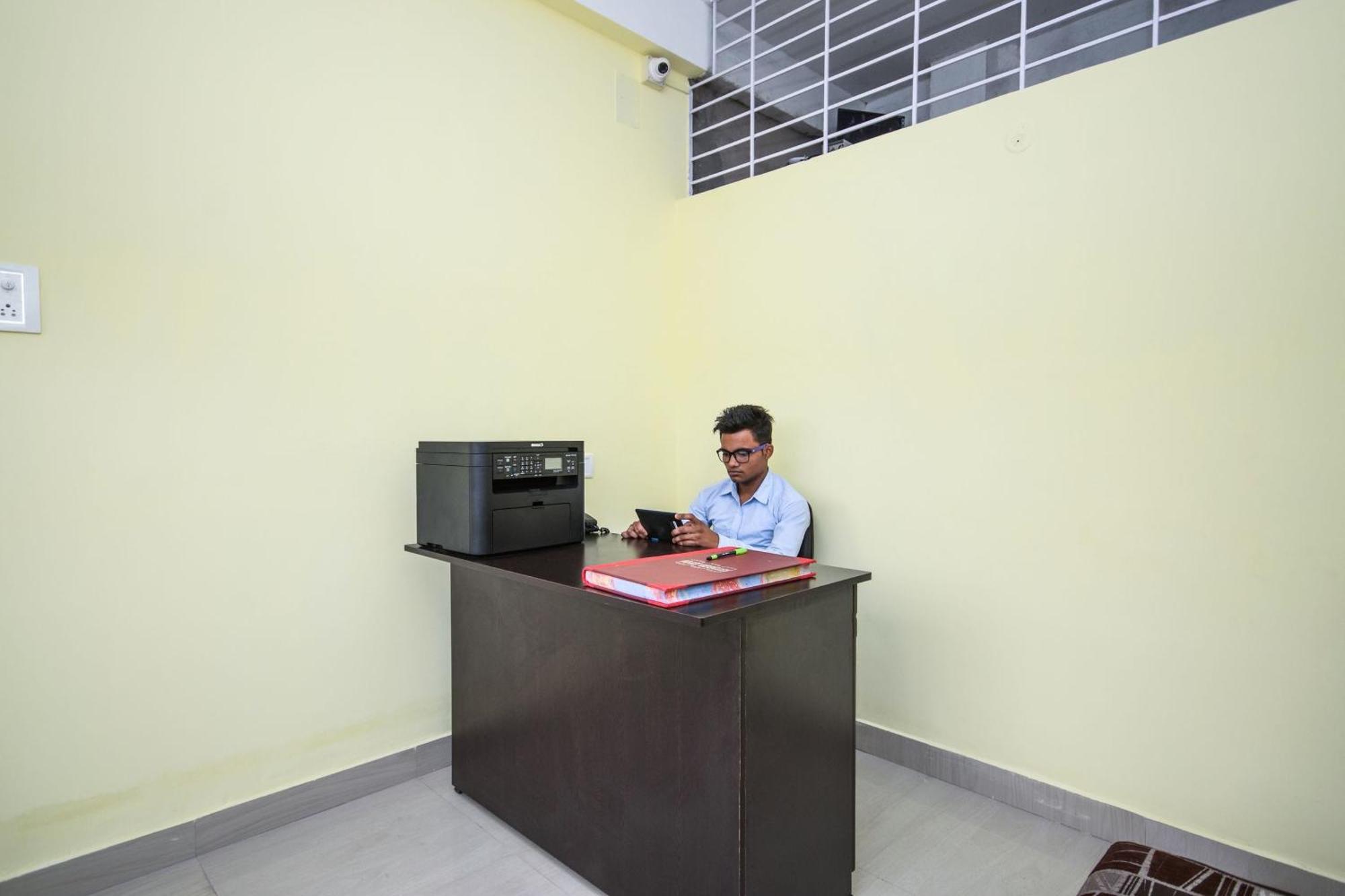 Dispur Hotel O Bimal Residency מראה חיצוני תמונה